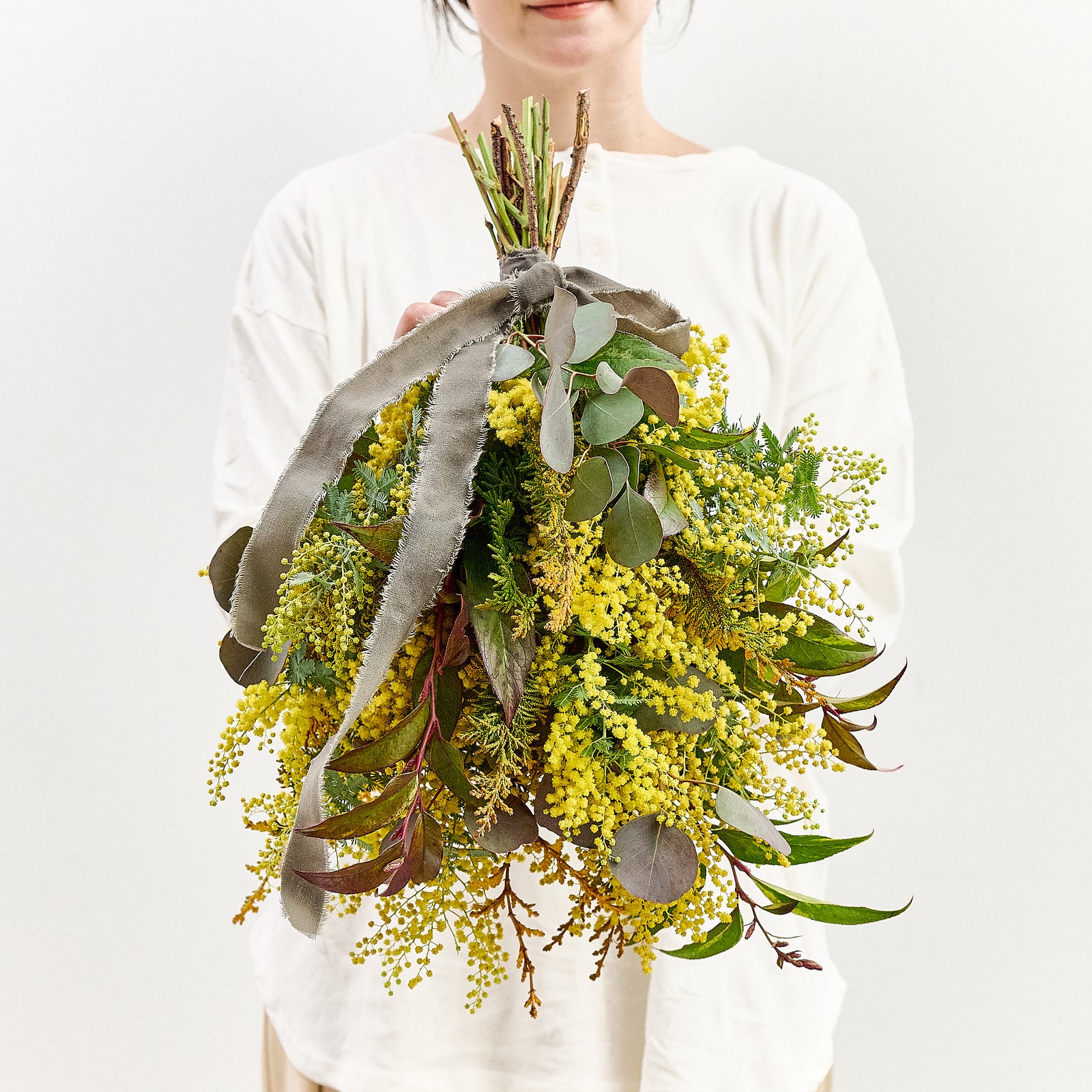 【受注販売】早春の枝ものでつくったミモザスワッグ(生花)