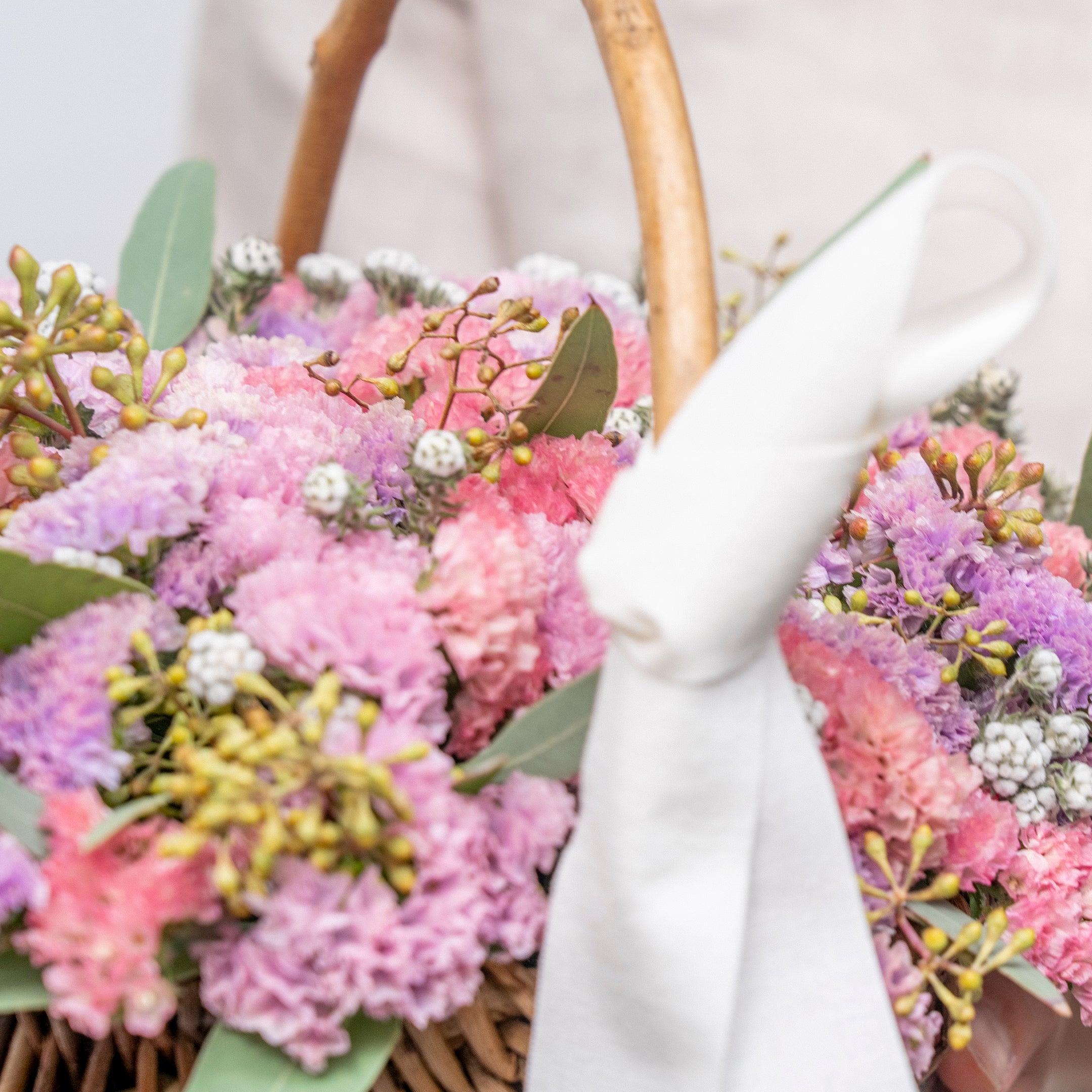 【受注販売】たっぷりのスターチスでつくった母の日バスケット(生花)