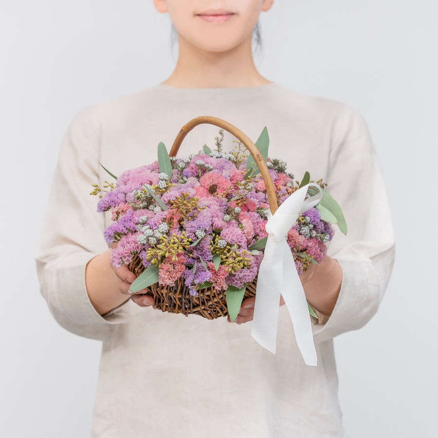 【受注販売】たっぷりのスターチスでつくった母の日バスケット(生花)