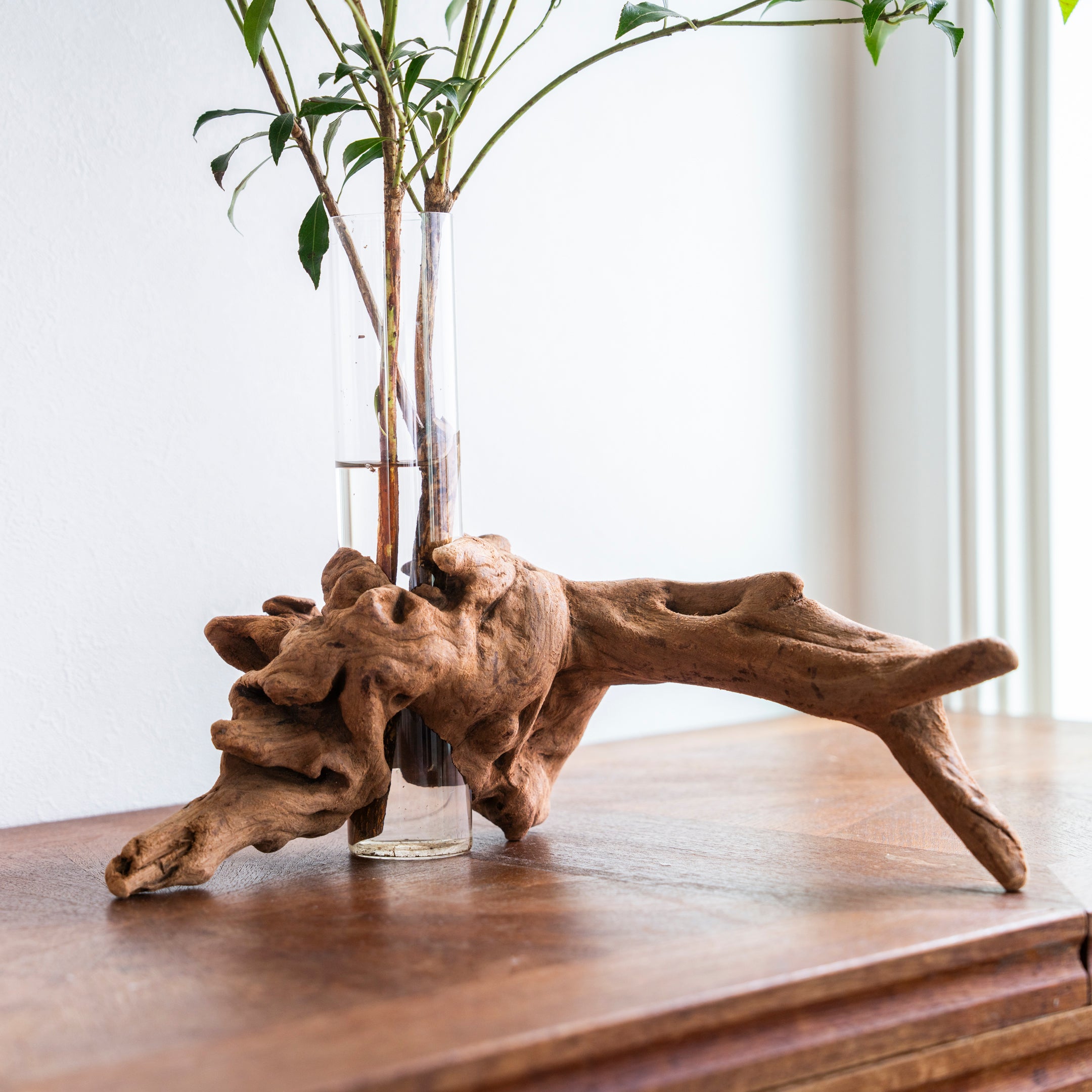 流木花器 KOKU. (高さ25cm)|60cmの枝ものも美しく飾れる一点物の花器