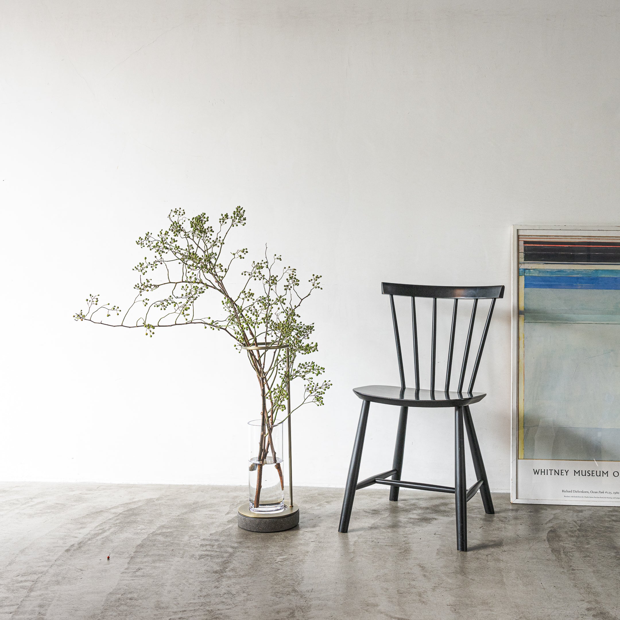 EDA VASE | 枝ものを美しく飾る、コンパクトな花器