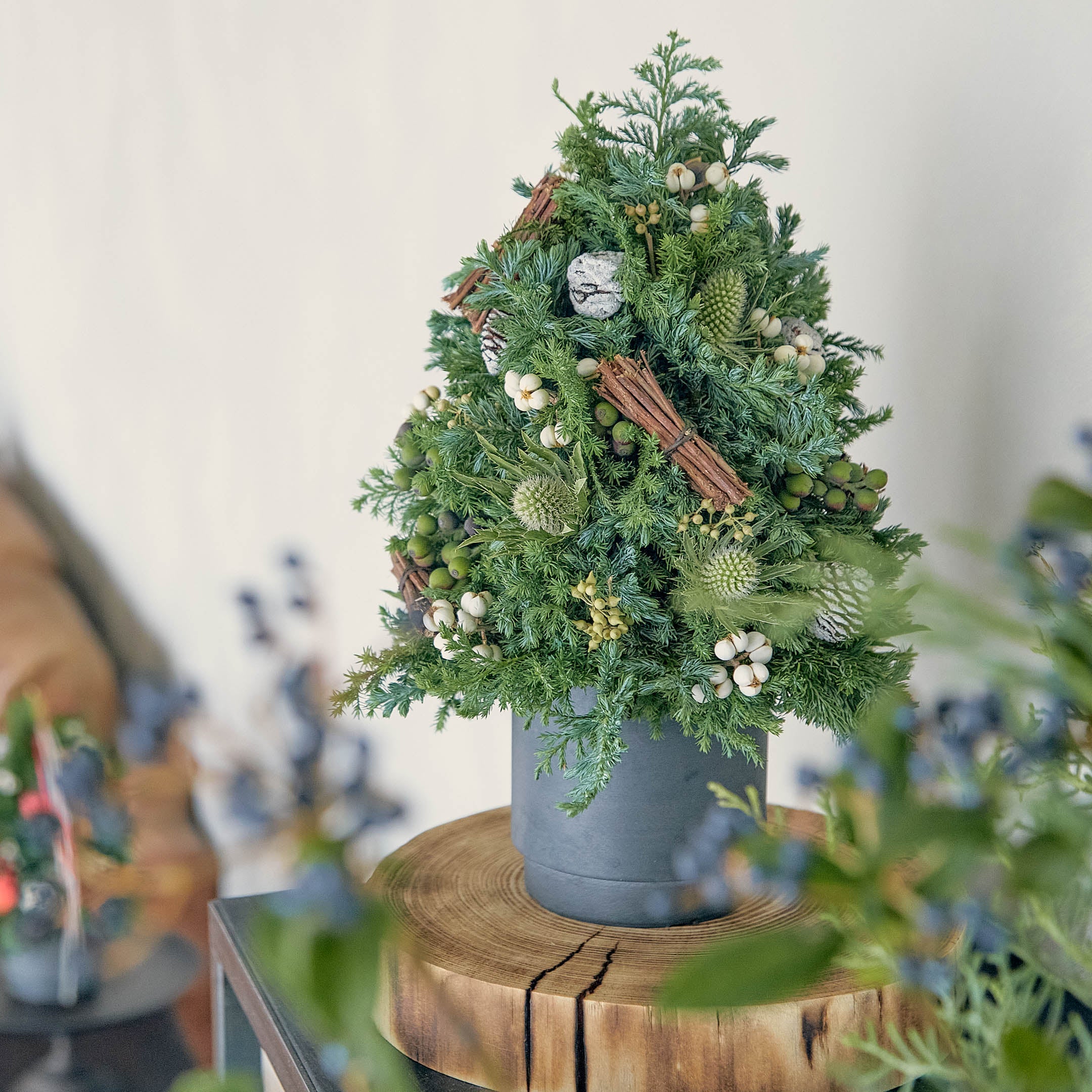 【受注販売】ナチュラル&シックなスタンドミニツリー(生花)