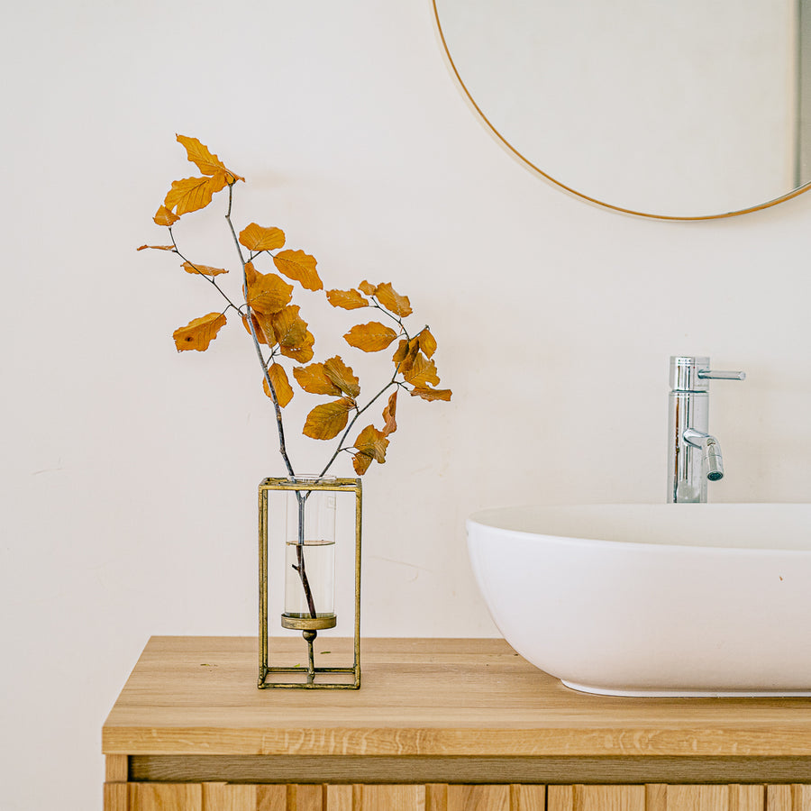 CUBE| 浮遊感のある無骨でミニマルな枝もの花器