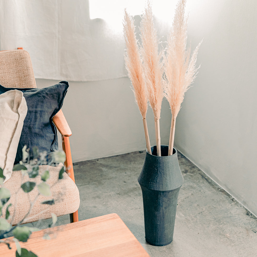 SHIRAKABA | シルエットと陰影が美しい枝もの花器