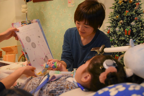 外出のハードルが高い子ども達に「おうちでお花見」体験をプレゼント