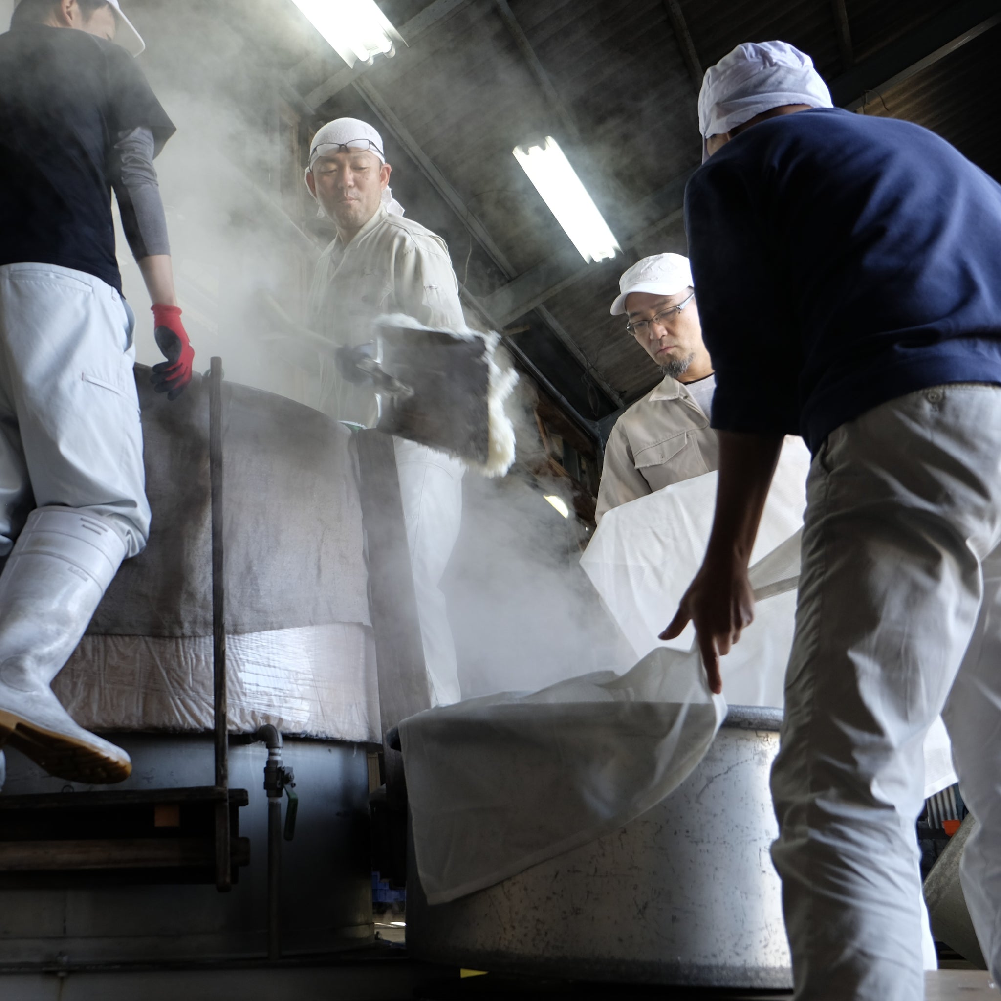 祝泡 SHU-WA ｜ 兵庫・加西の米と伝統製法から生まれたスパークリング純米酒