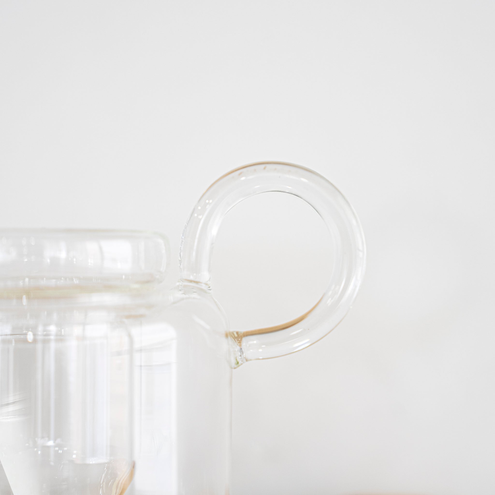 PIUMA | A lightweight yet highly durable glass teapot