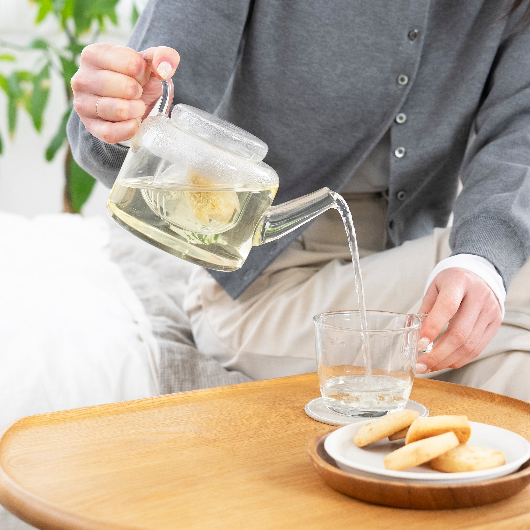 PIUMA | A lightweight yet highly durable glass teapot