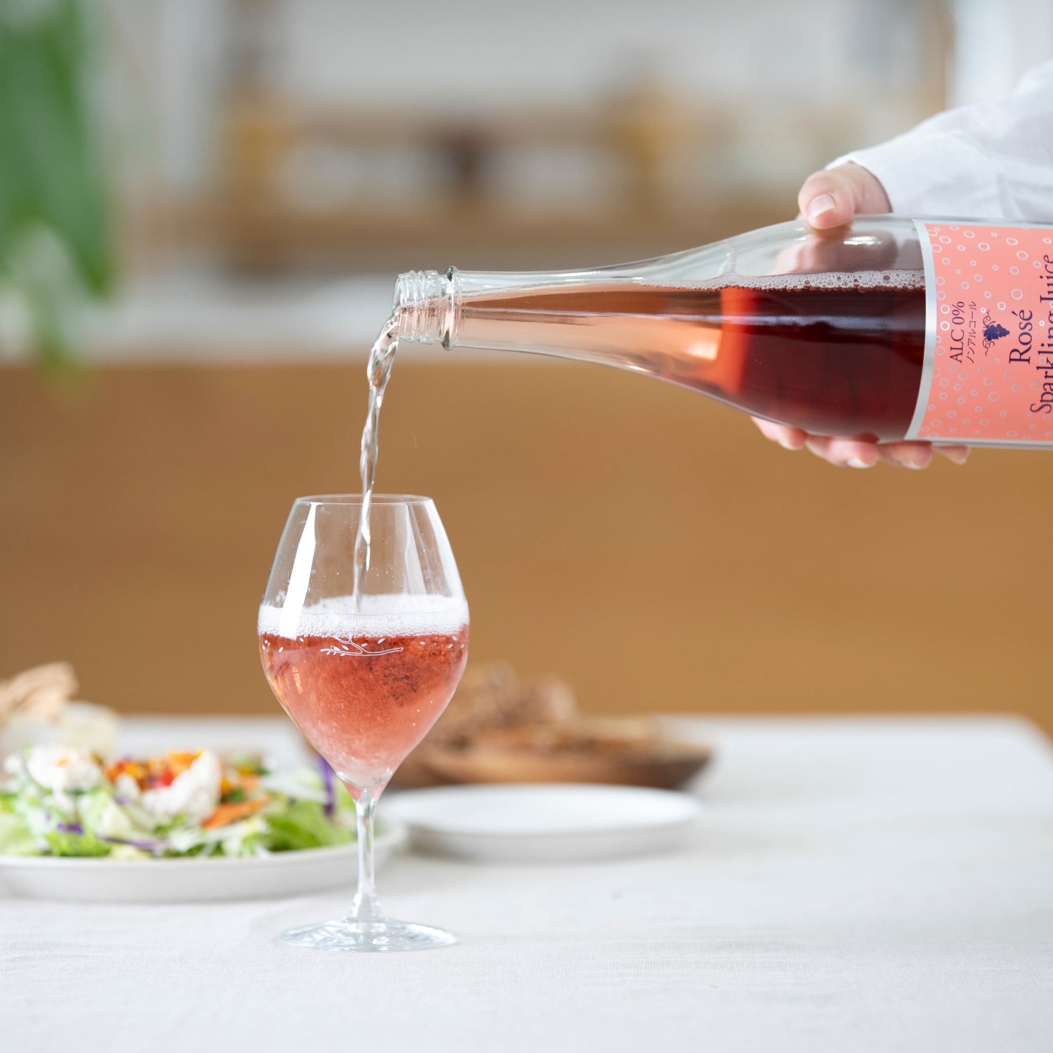 ロゼスパークリングジュース ｜ ペアリングを楽しめるノンアルコール