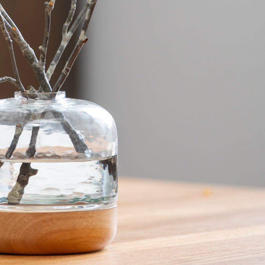 シナリーウッド＆ガラスベース ｜ マホガニーのぬくもりとガラスの質感を愛おしむ花器