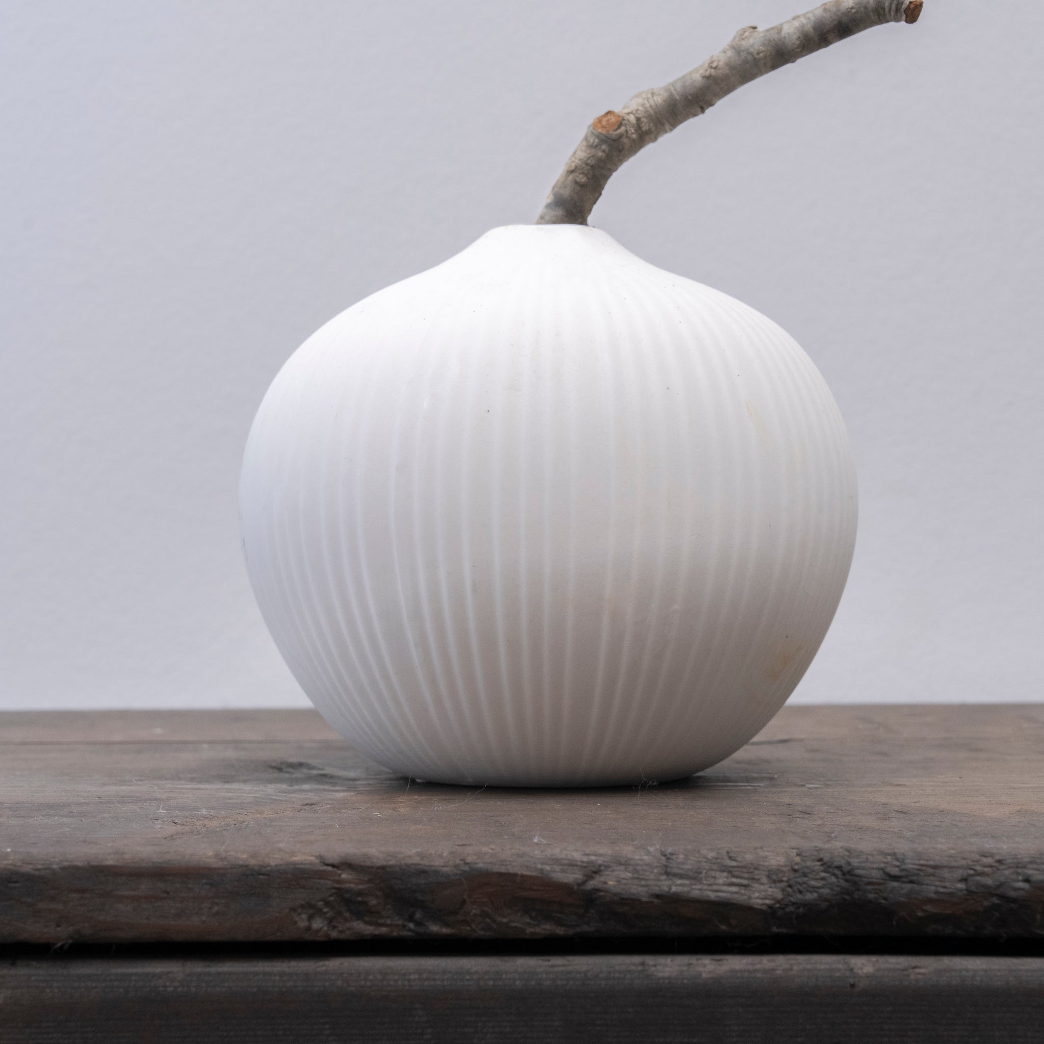 MASH ｜ まんまるフォルムのマットな花器