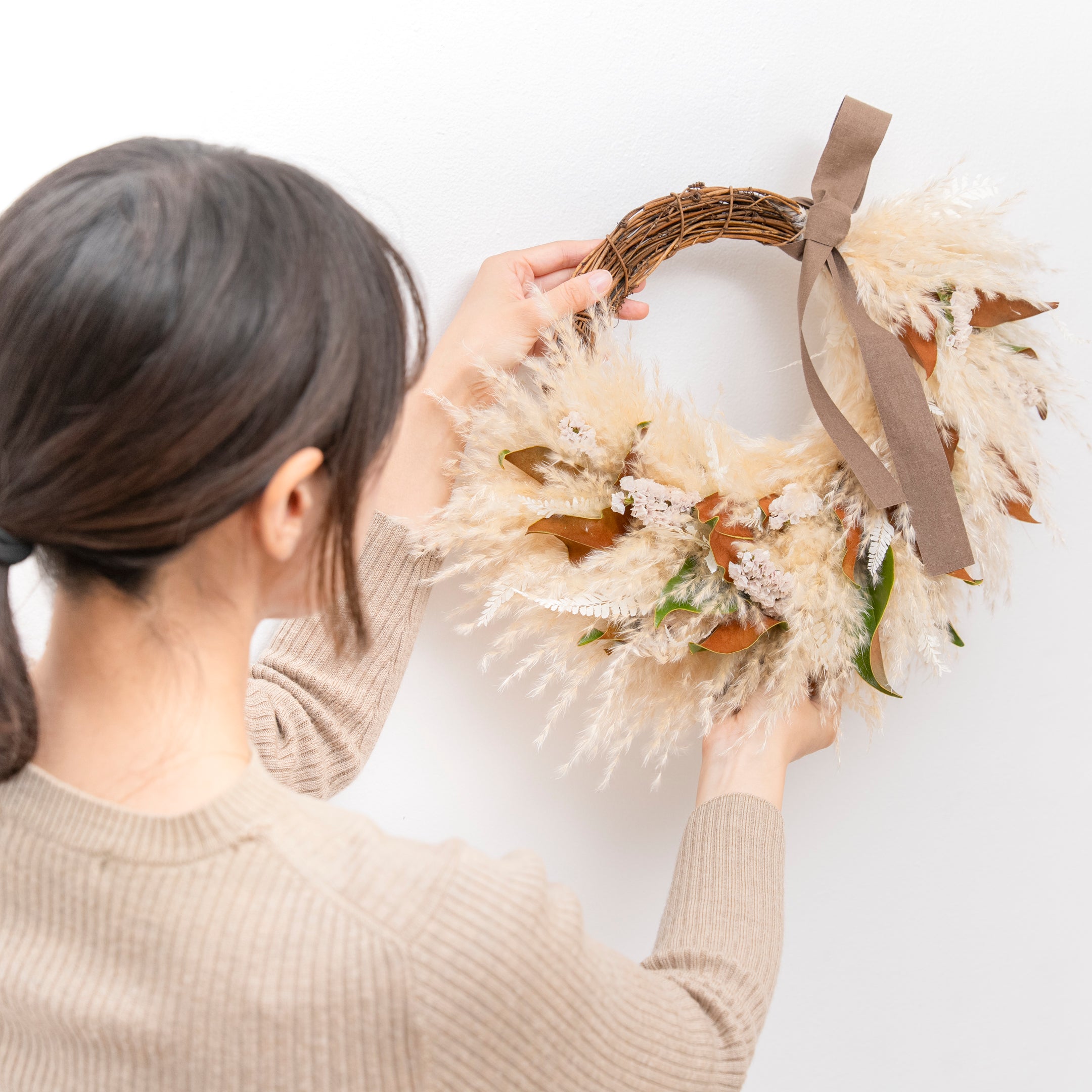 受注販売】ふわふわパンパスとバイカラーリーフのリース