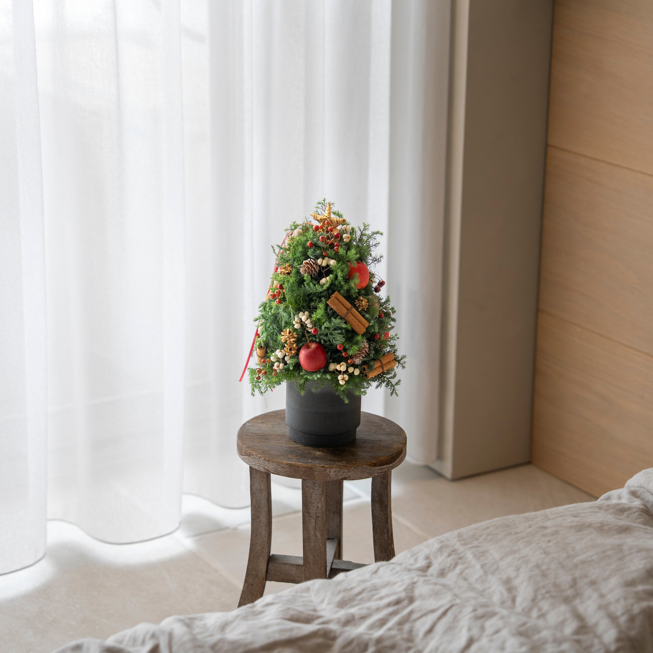 【受注販売】ナチュラル＆シックなスタンドミニツリー（生花）