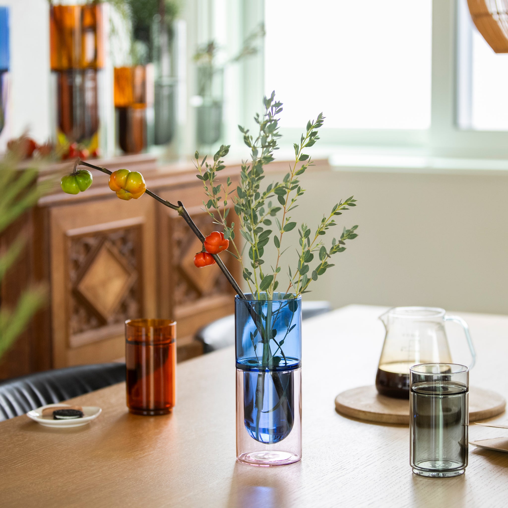 DW VASE ｜ 遊び心あるカラーの枝もの花器