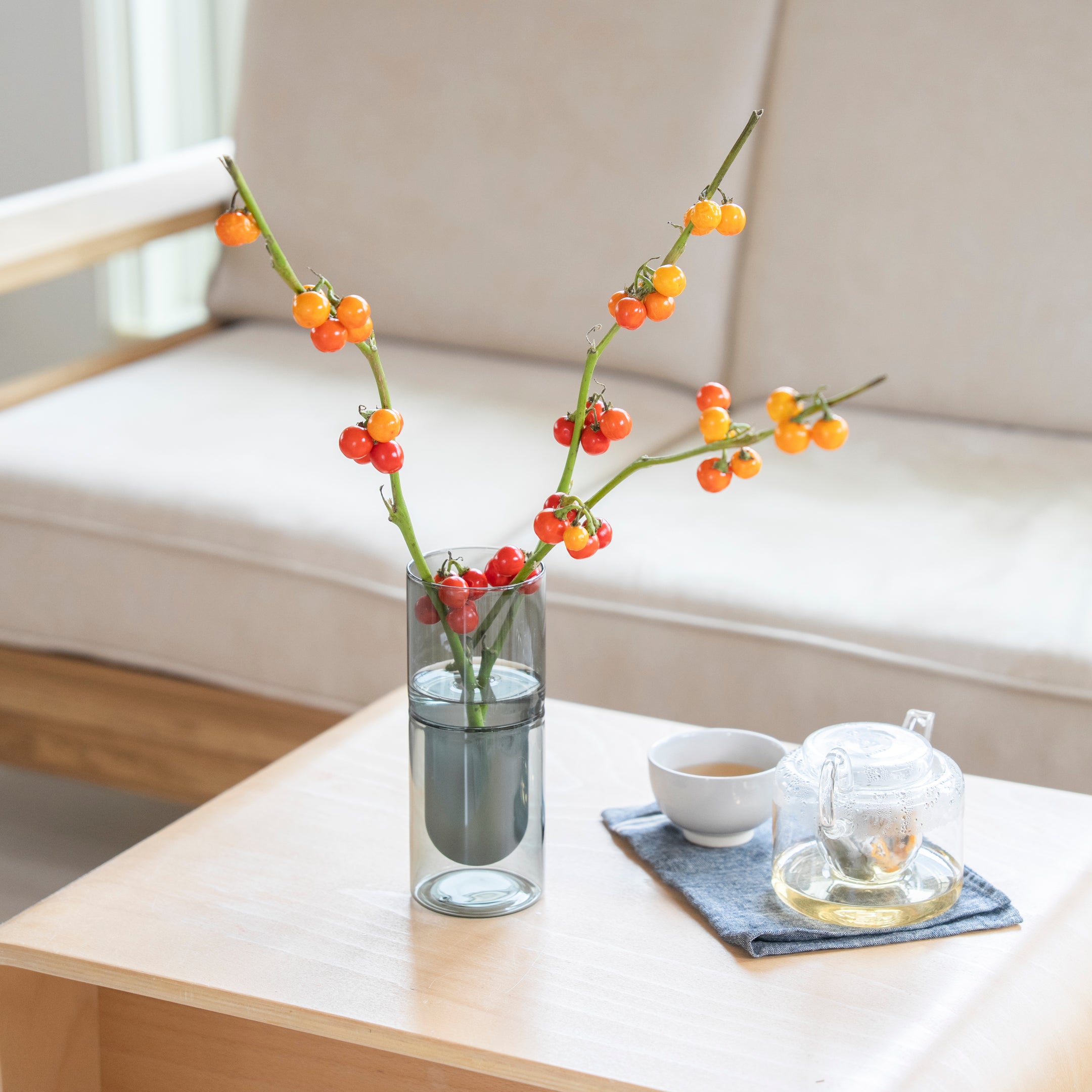 DW VASE ｜ 遊び心あるカラーの枝もの花器