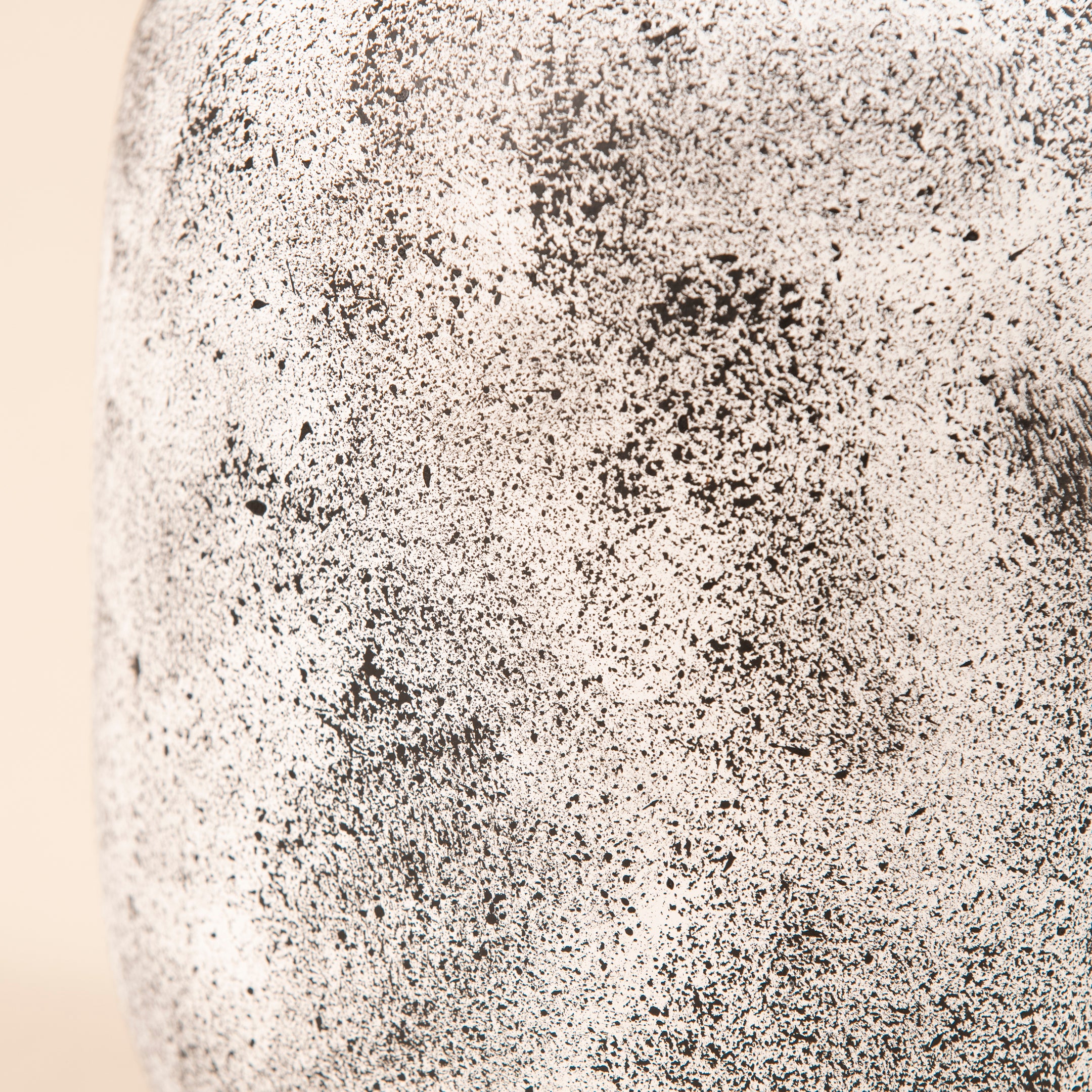 KASUMI ｜ ニュアンスある表情の枝もの花器