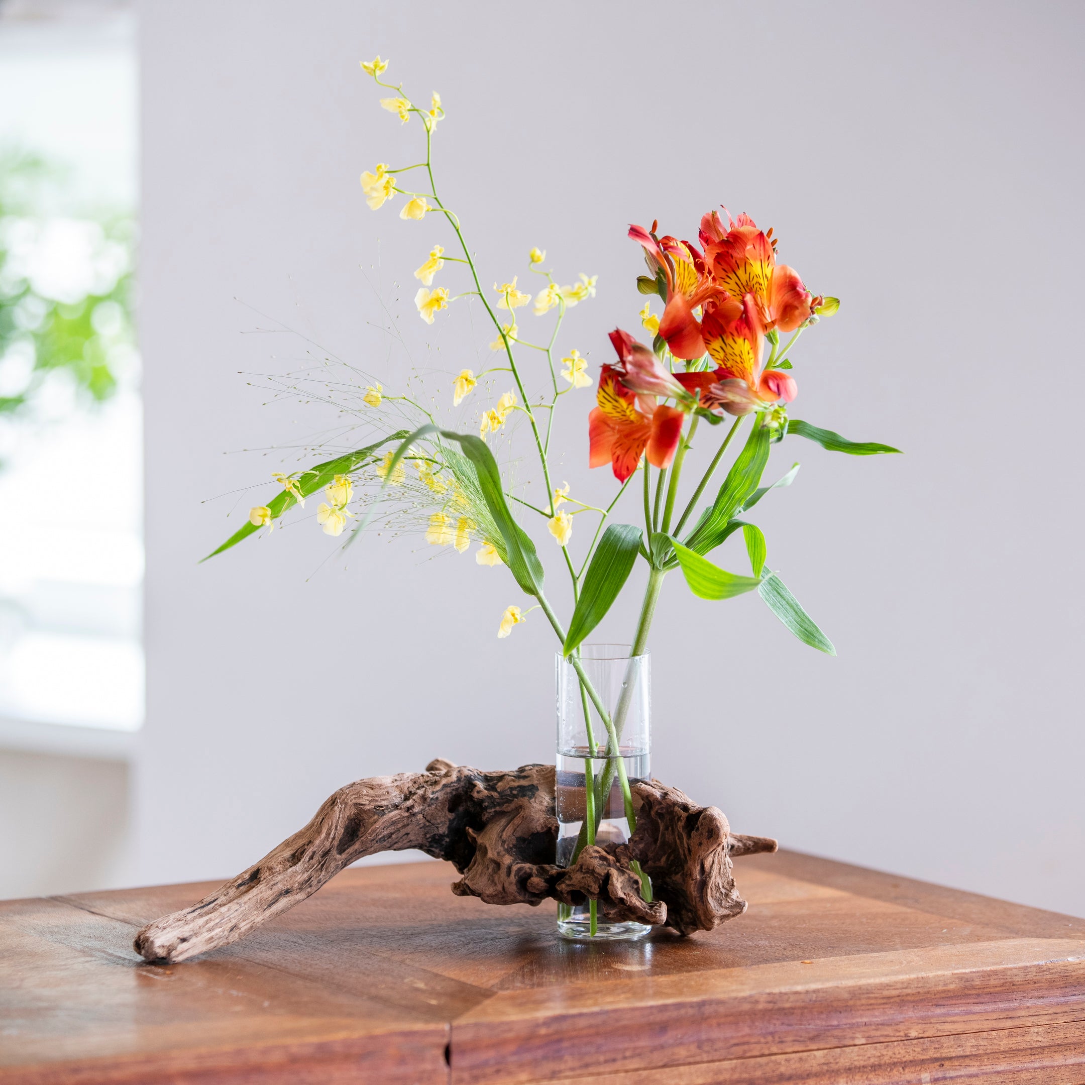 流木花器 KOKU.（高さ15cm）｜自然の造形をそのまま生かした一点物の花器