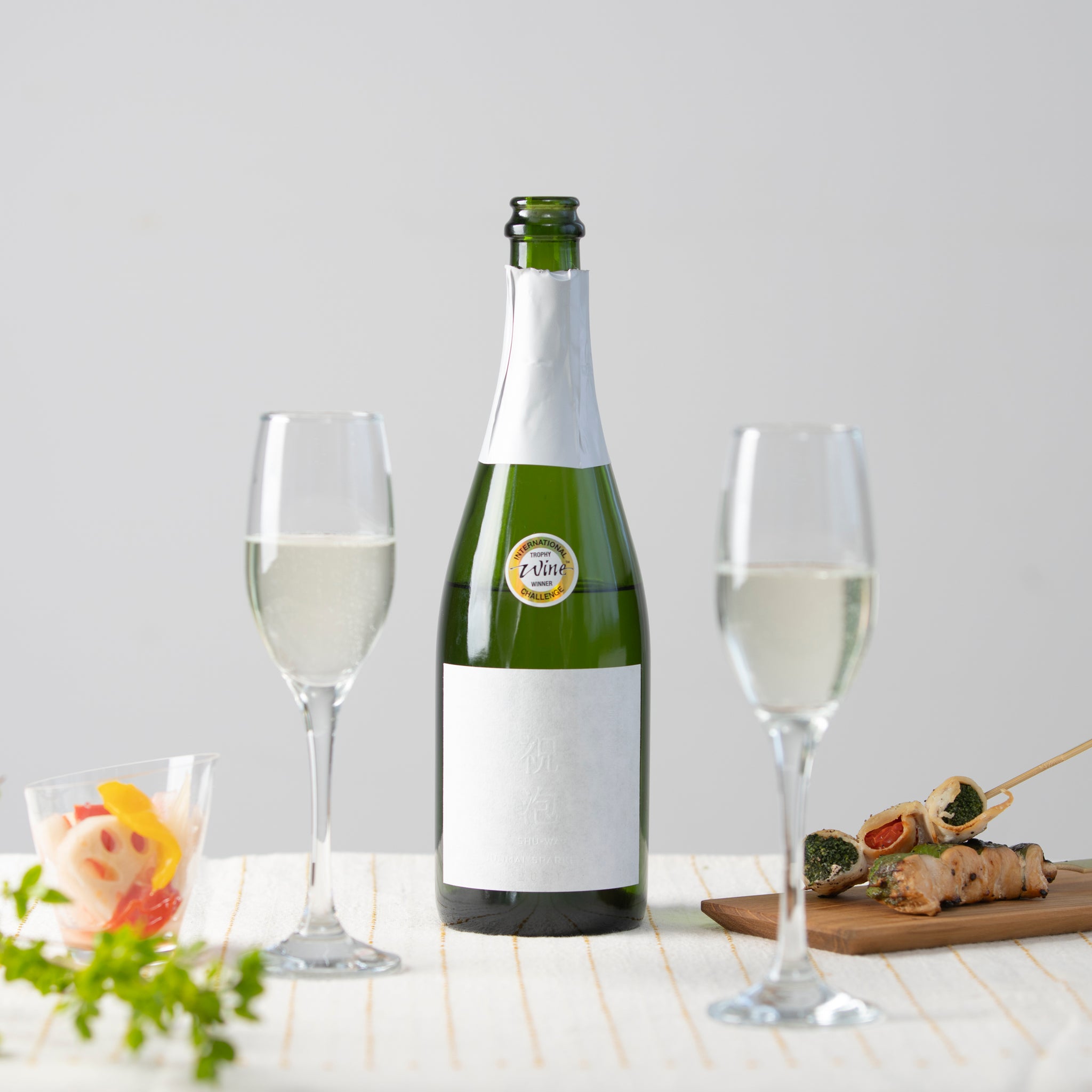 祝泡 SHU-WA ｜ 兵庫・加西の米と伝統製法から生まれたスパークリング純米酒