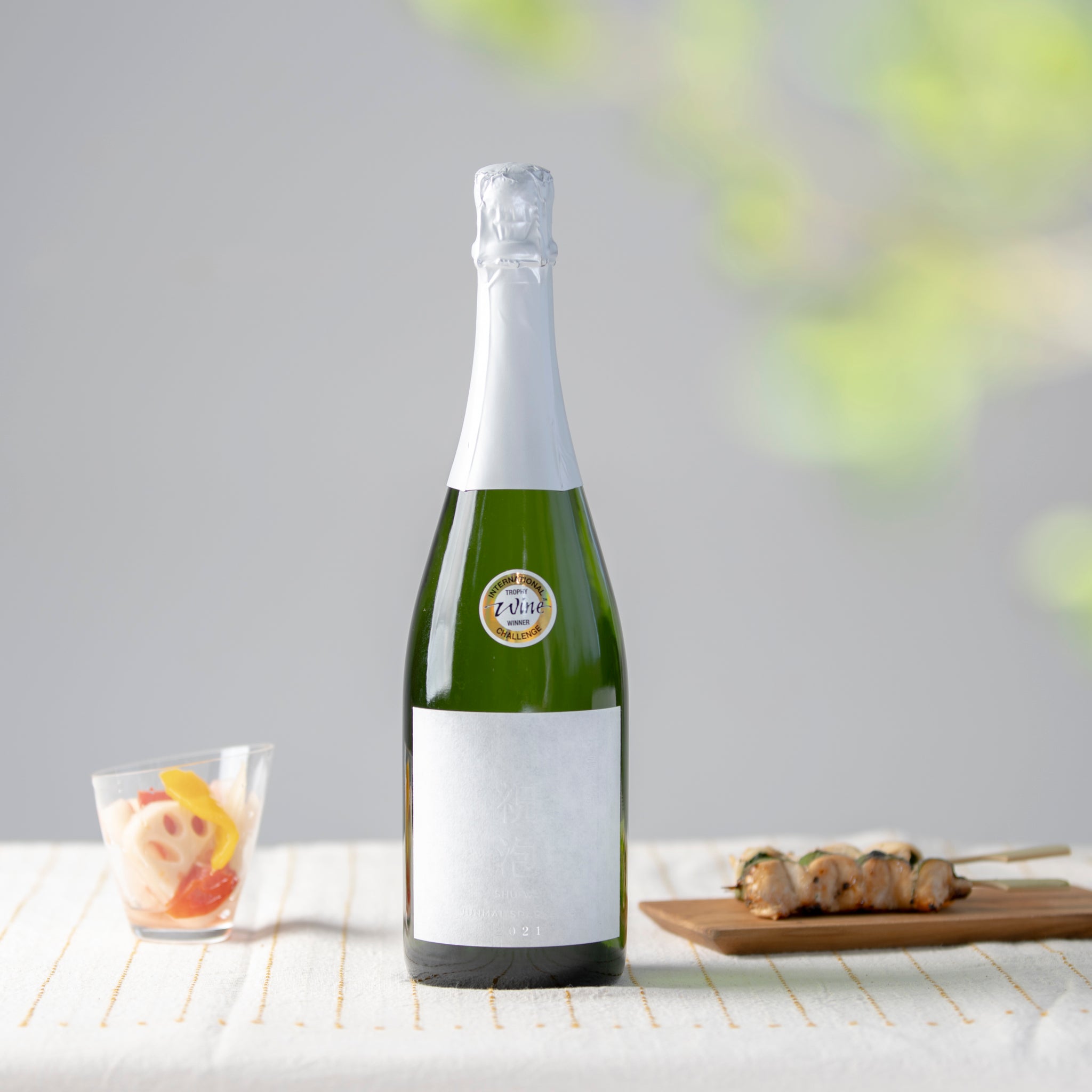 祝泡 SHU-WA ｜ 兵庫・加西の米と伝統製法から生まれたスパークリング純米酒