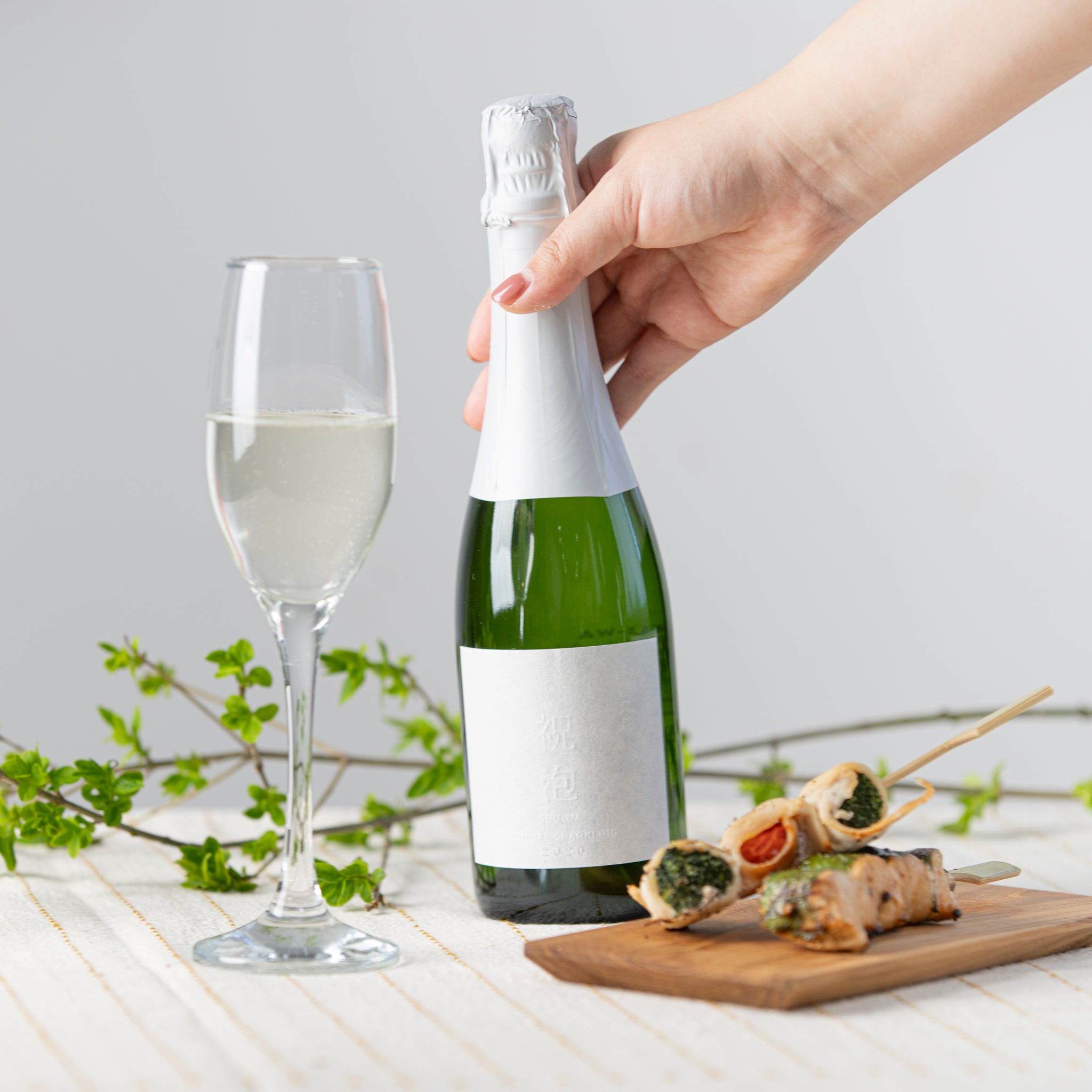 祝泡 SHU-WA ｜ 兵庫・加西の米と伝統製法から生まれたスパークリング純米酒