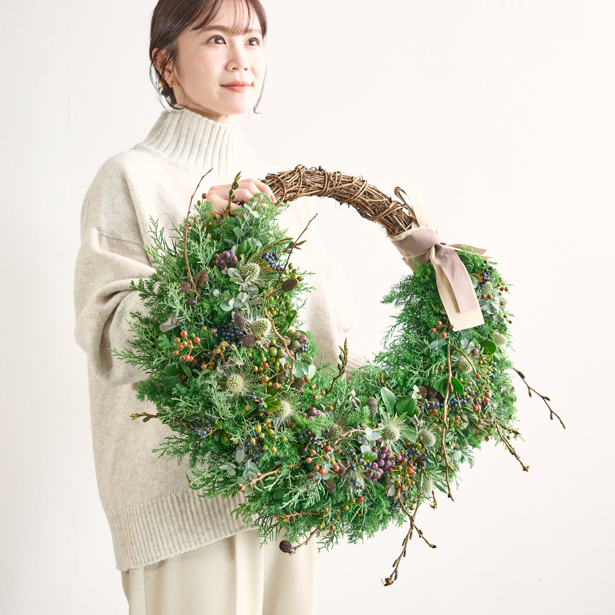 【受注販売】冬の枝ものでつくったクリスマスリース2025（生花）