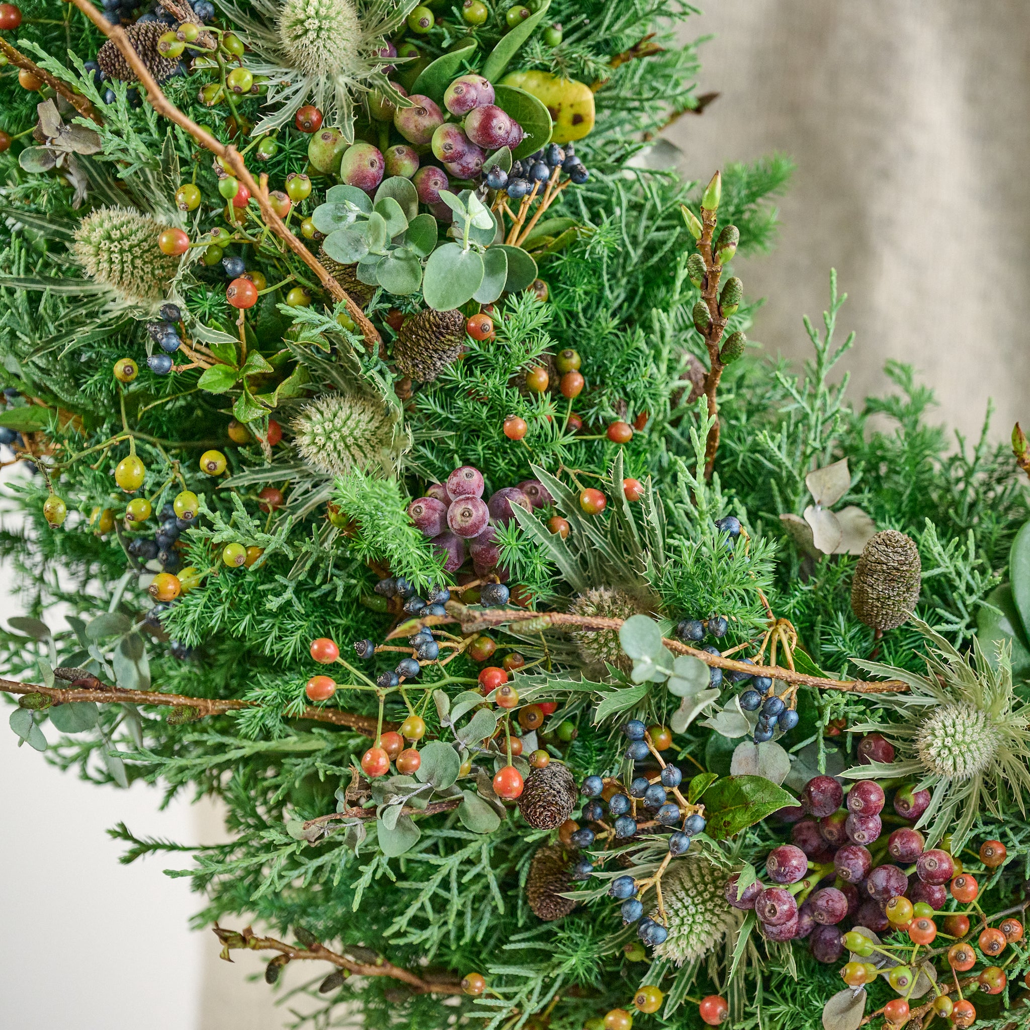 【受注販売】冬の枝ものでつくったクリスマスリース2025（生花）