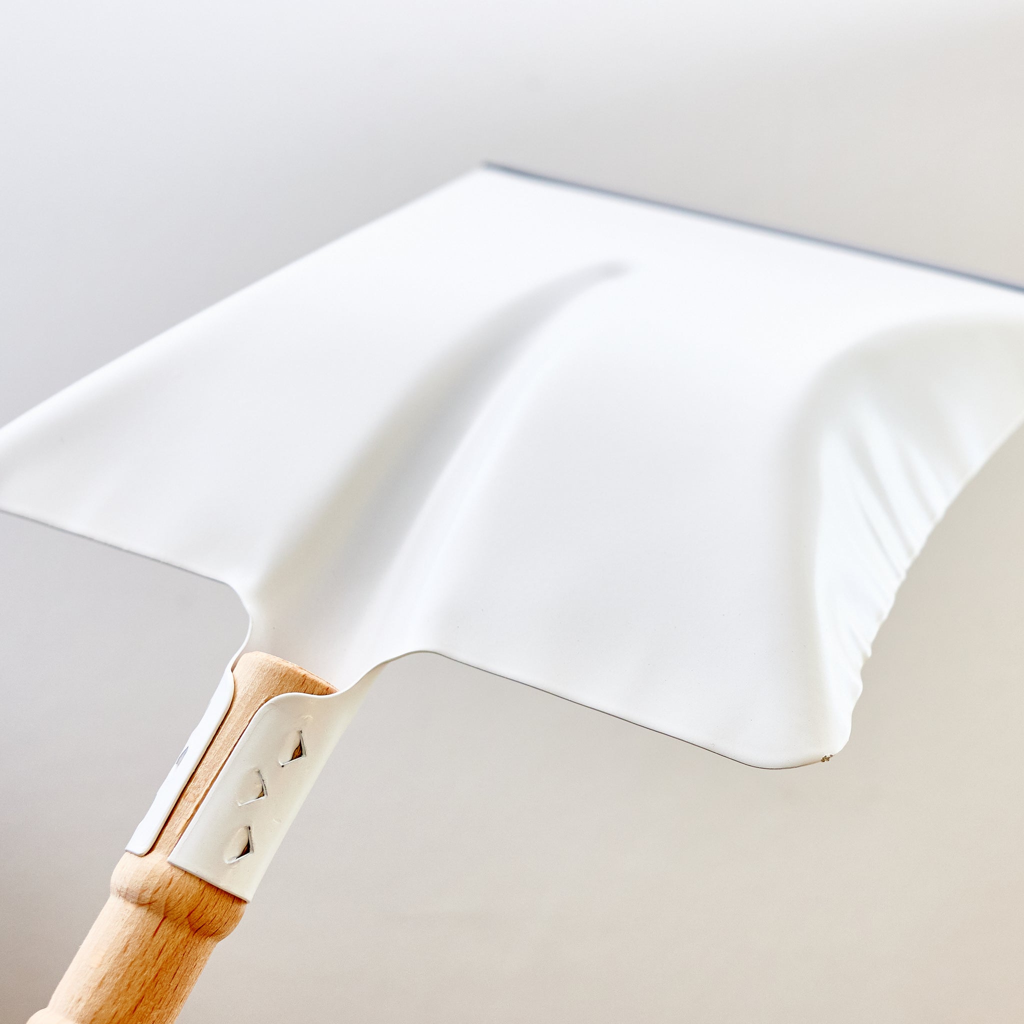 スチールダストパン ｜ 枝ものの落ち葉をしっかり集めるちりとり