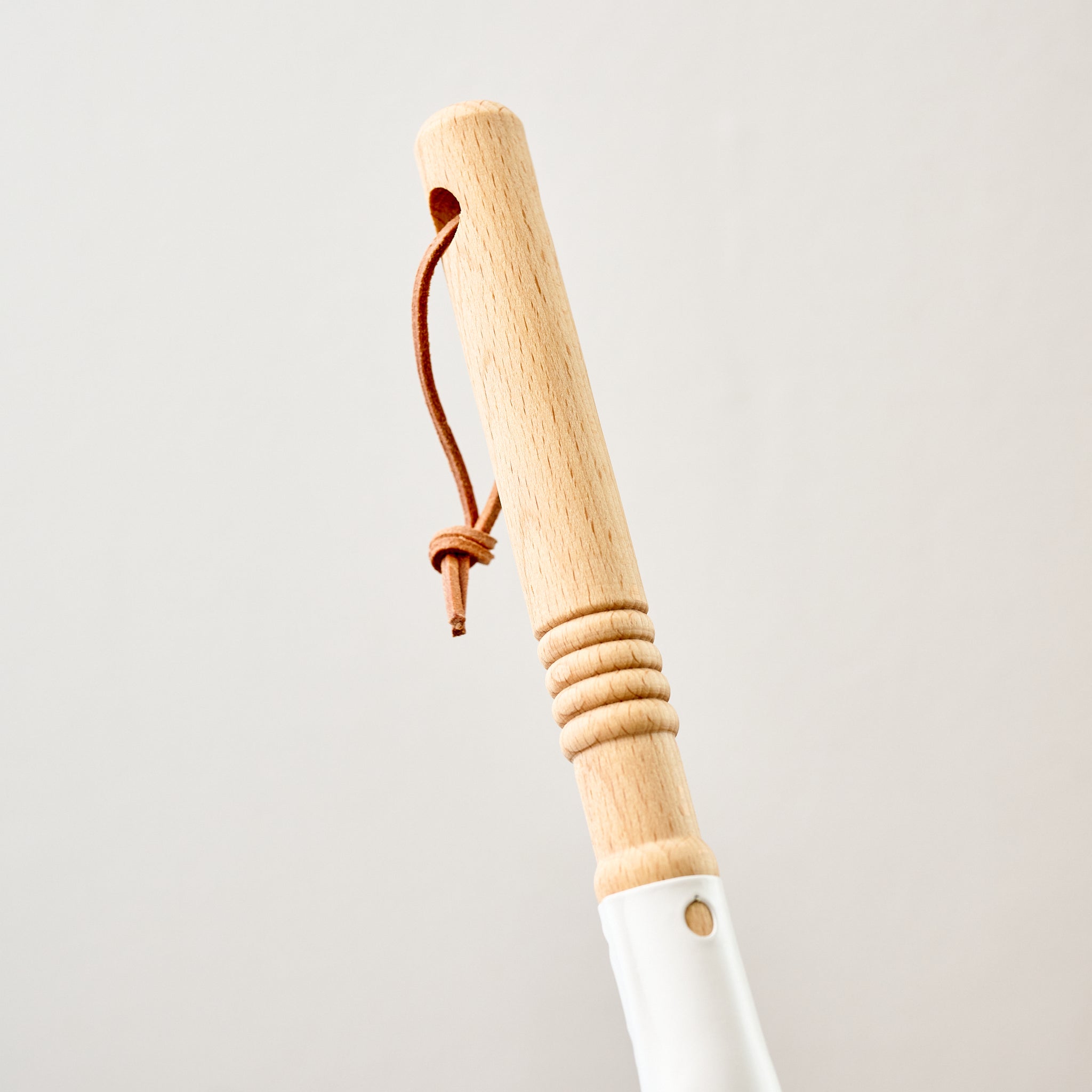 スチールダストパン ｜ 枝ものの落ち葉をしっかり集めるちりとり