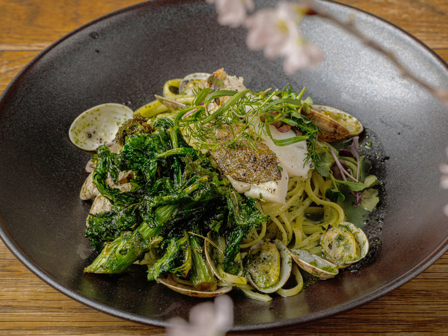 【季節のパスタ】鰆と山椒のボンゴレヴェルデ