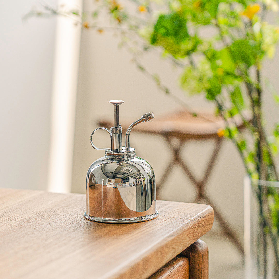 Haws ミストスプレー ｜ 英国で130年以上愛されるガーデンブランドの霧吹き