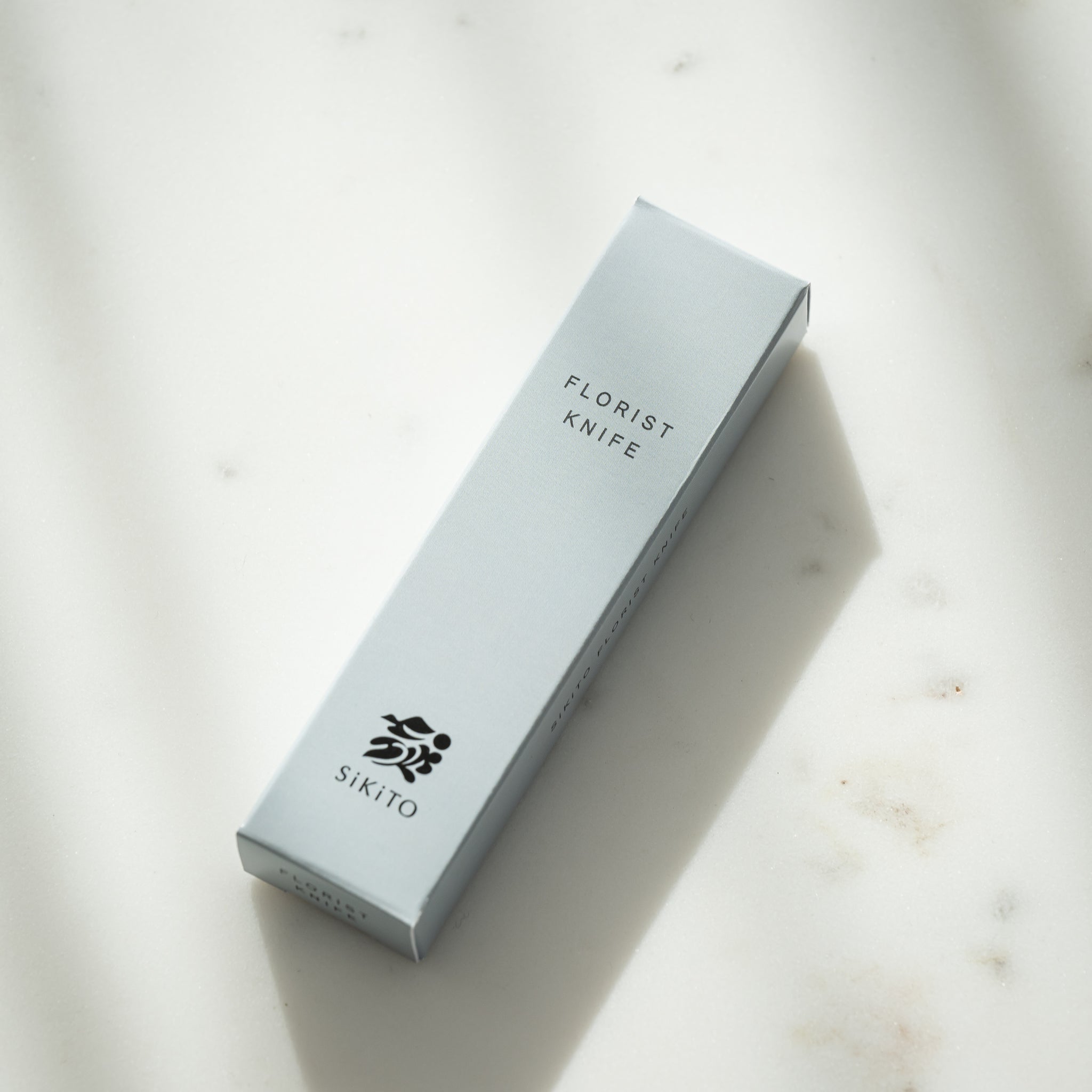 フローリストナイフ ｜ 枝ものの水揚げにも使えるナイフ