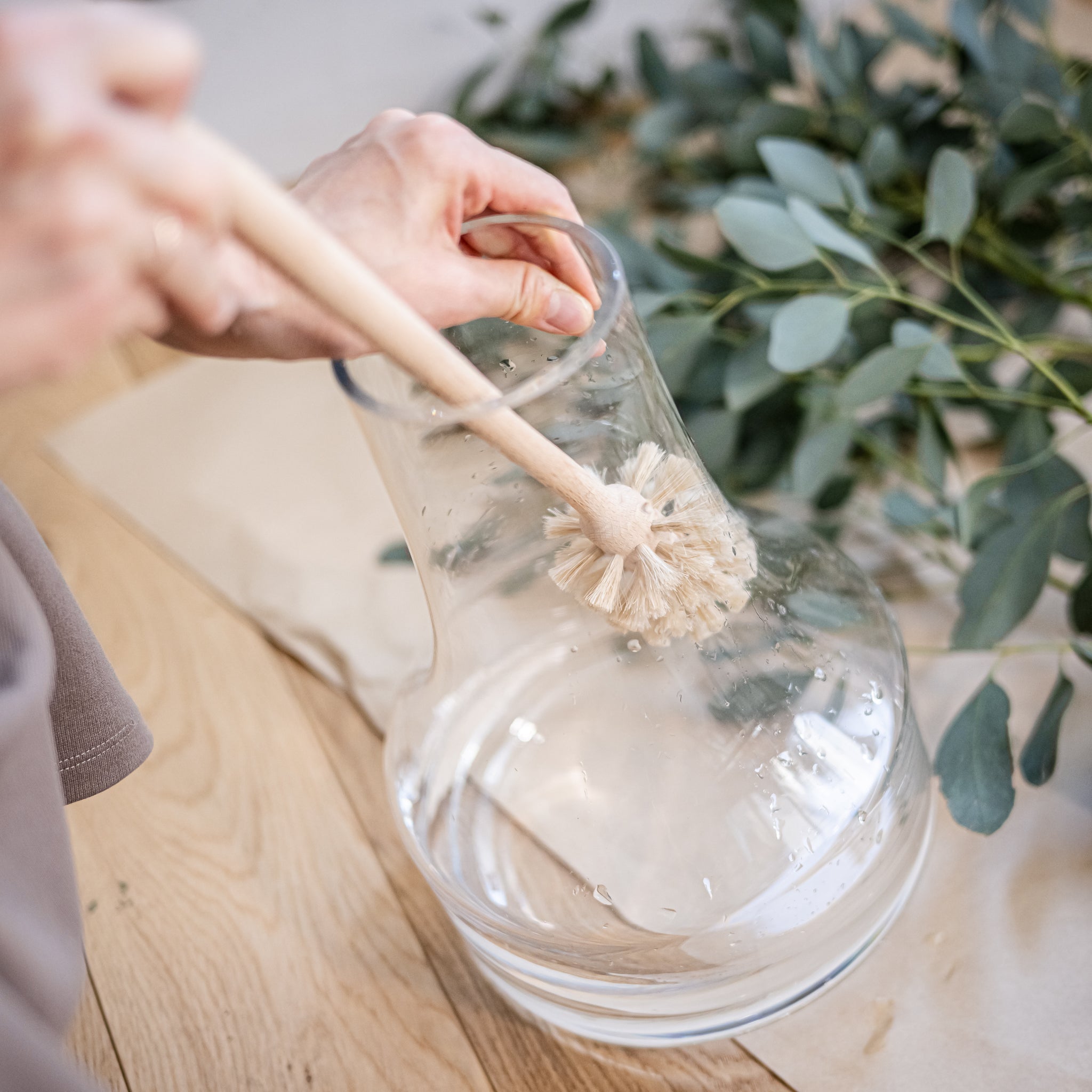 天然馬毛ブラシ ｜ 花器の底までしっかり洗えるブラシ