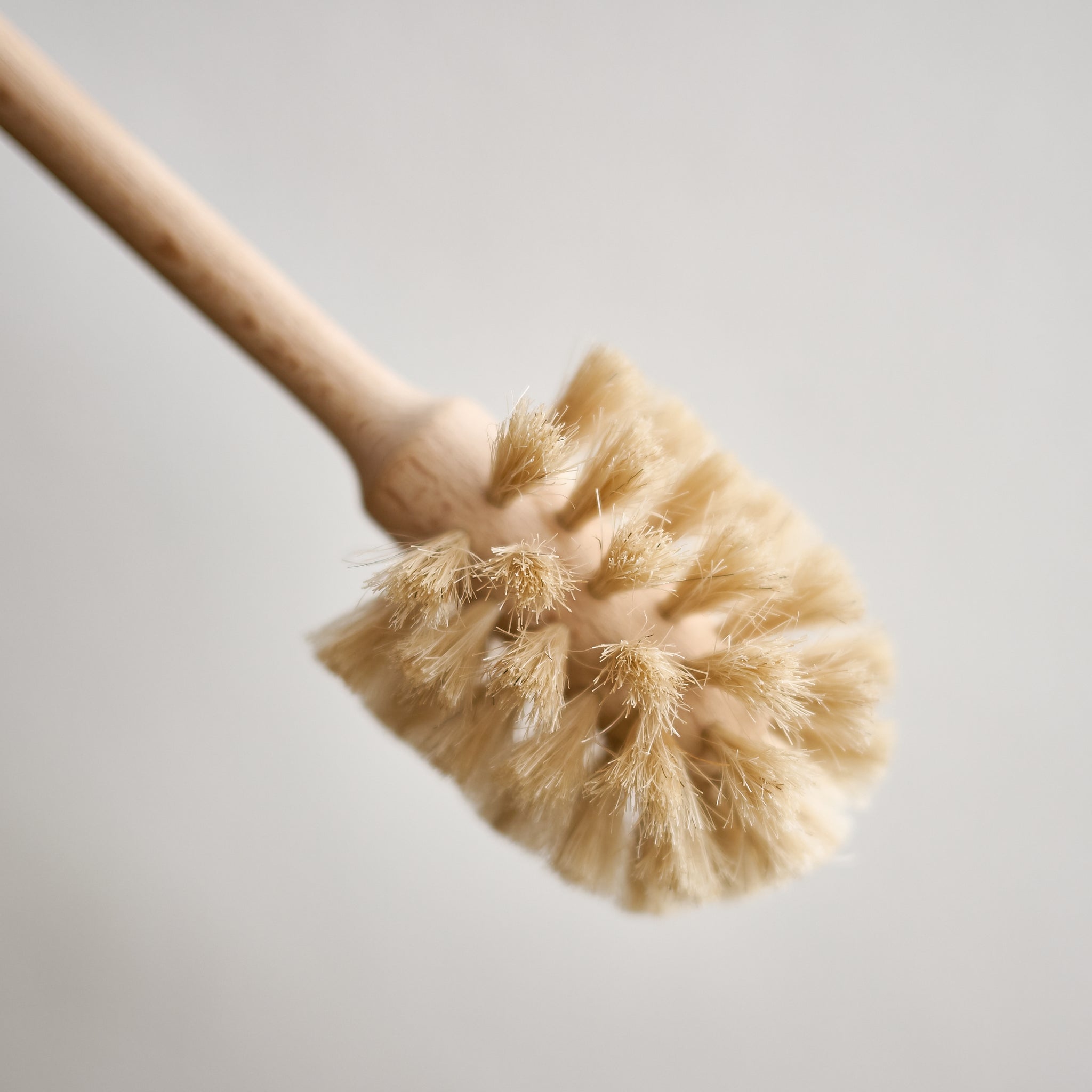 天然馬毛ブラシ ｜ 花器の底までしっかり洗えるブラシ