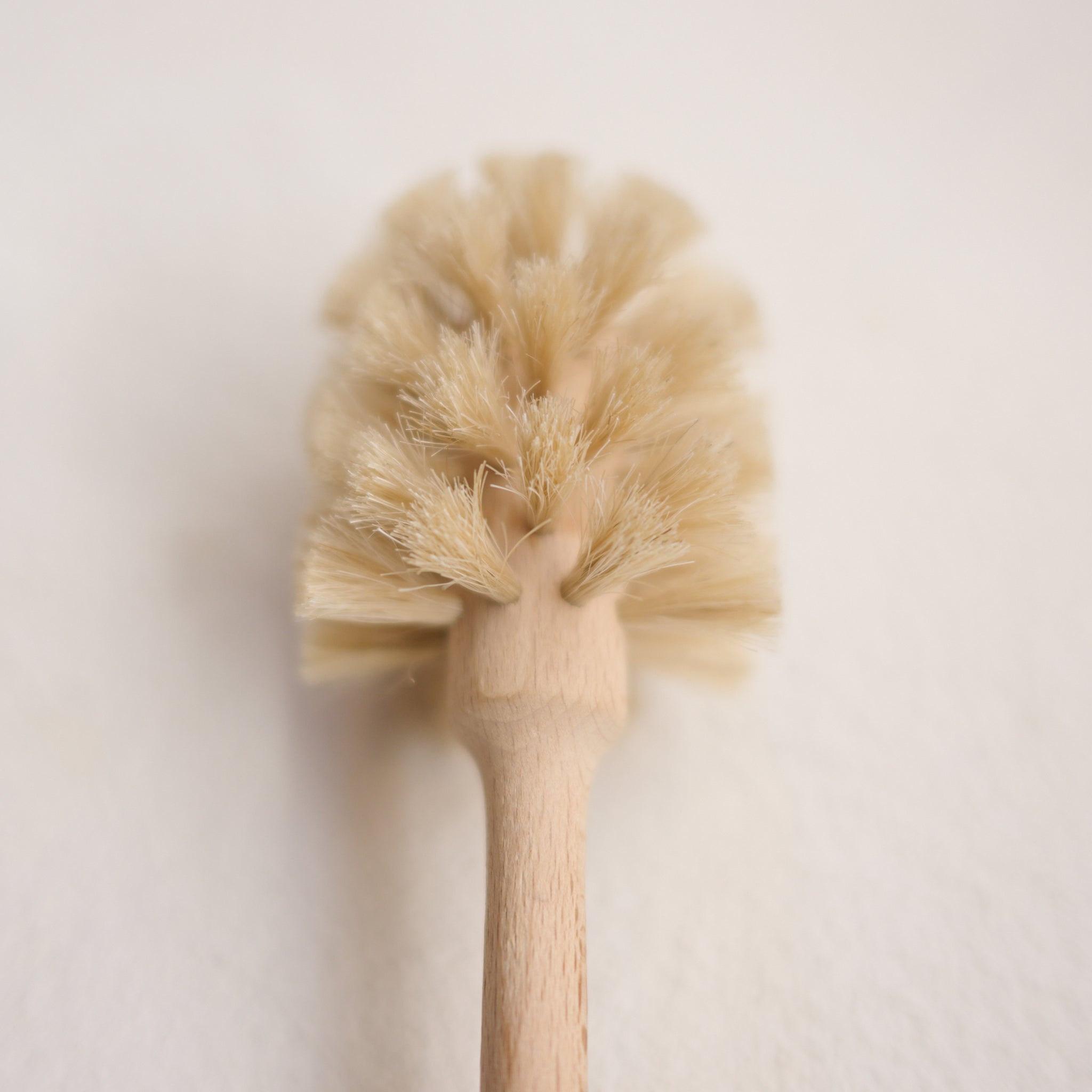 天然馬毛ブラシ ｜ 花器の底までしっかり洗えるブラシ