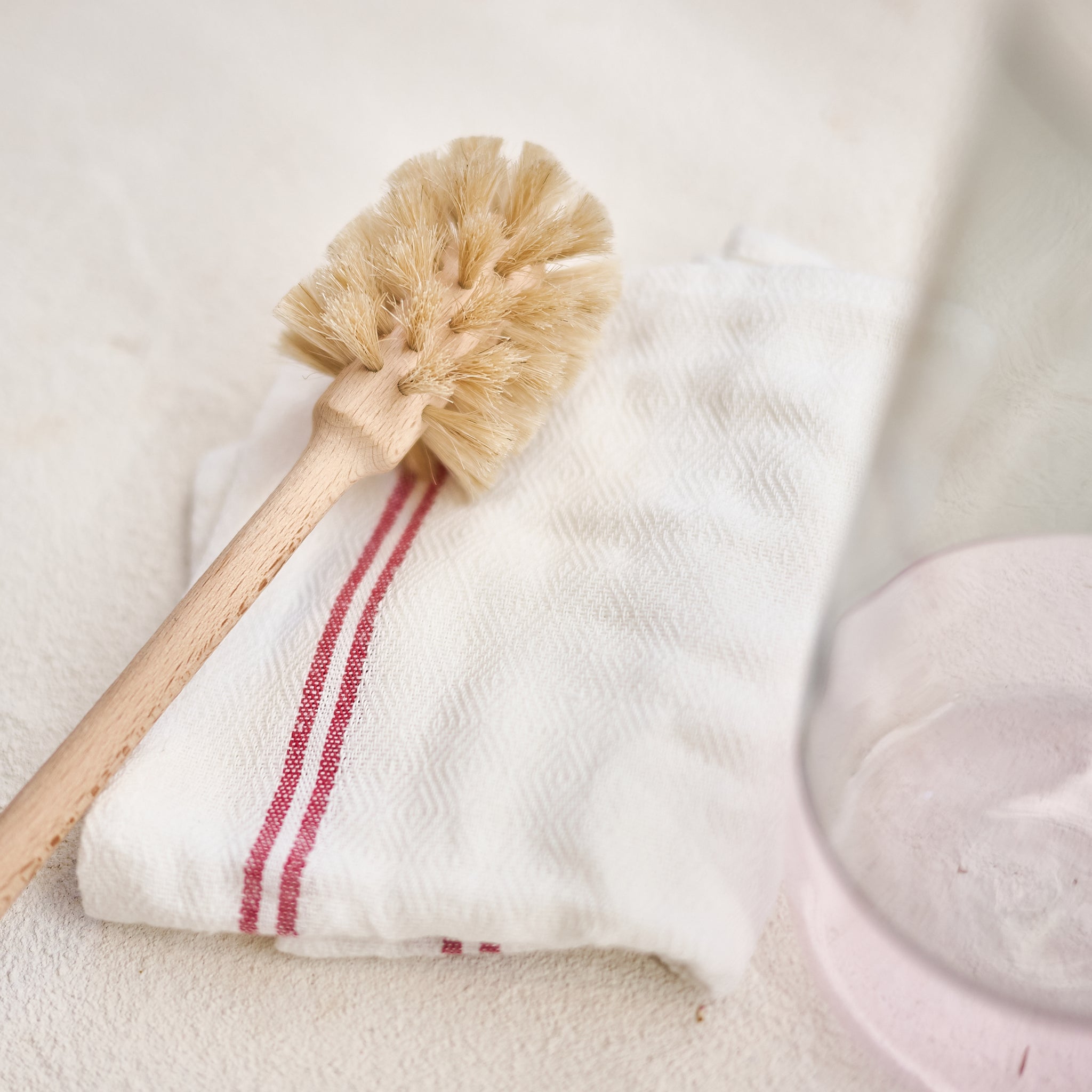 天然馬毛ブラシ ｜ 花器の底までしっかり洗えるブラシ