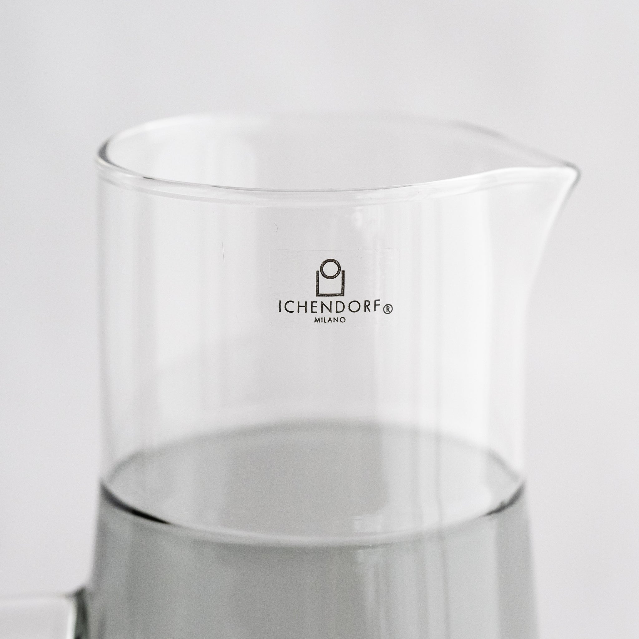 High Jug ｜ 枝もの花器にもなるモダンな水差し