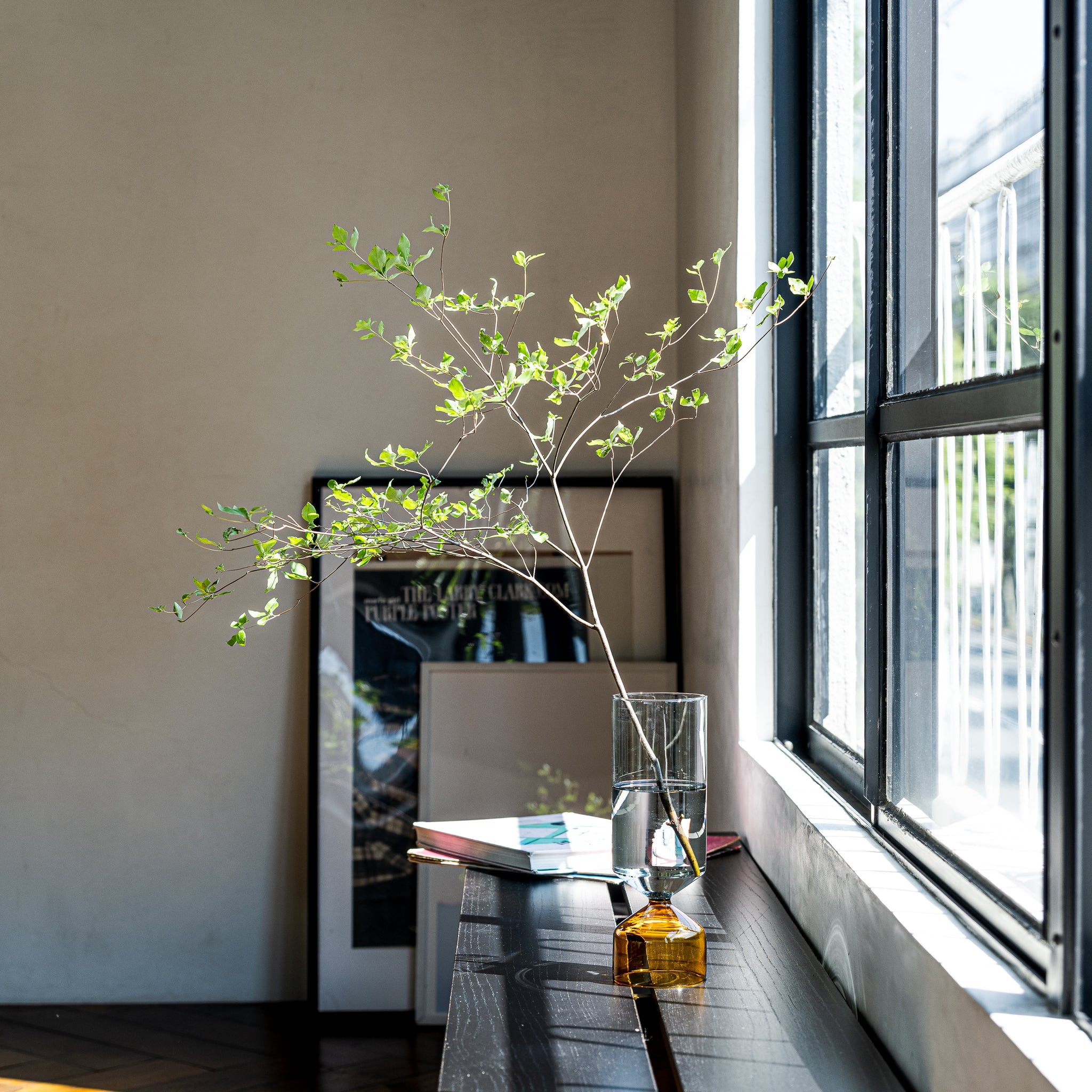 Bouquet Vase ｜ バイカラーとフォルムが目を奪う枝もの花器