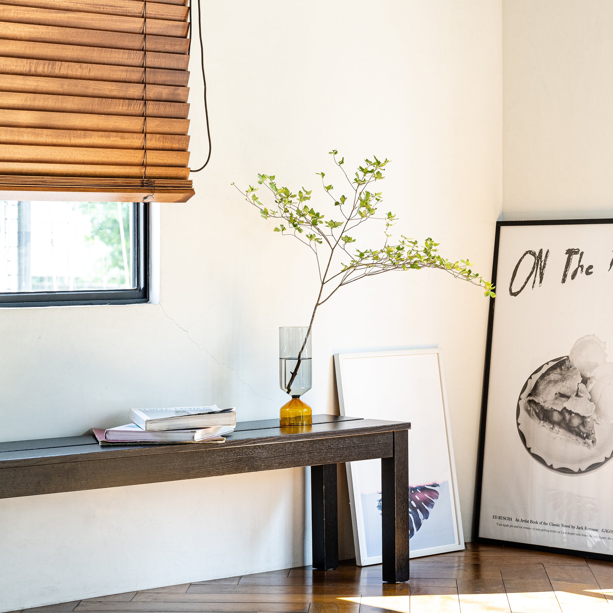 Bouquet Vase ｜ バイカラーとフォルムが目を奪う枝もの花器