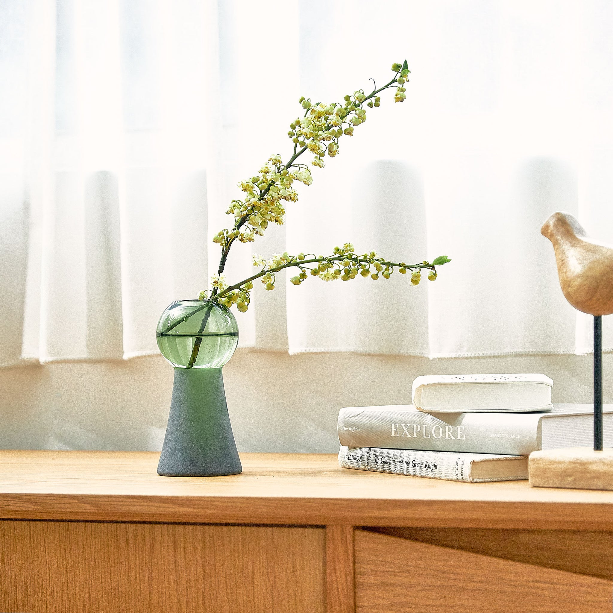 ICON ｜ アイコニックなシルエットのガラス花器