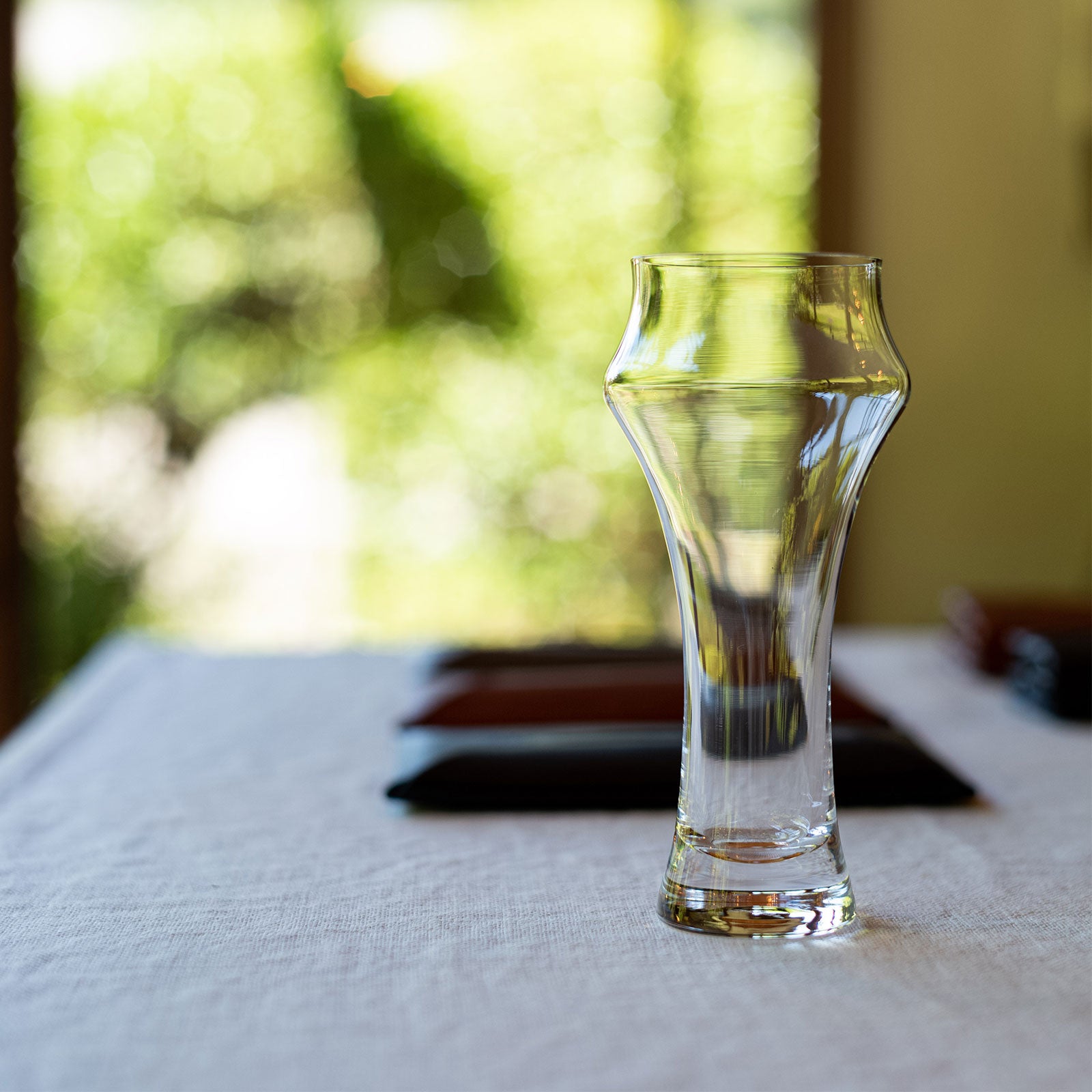 The Beer Nido | A beer glass that lets you enjoy ale 