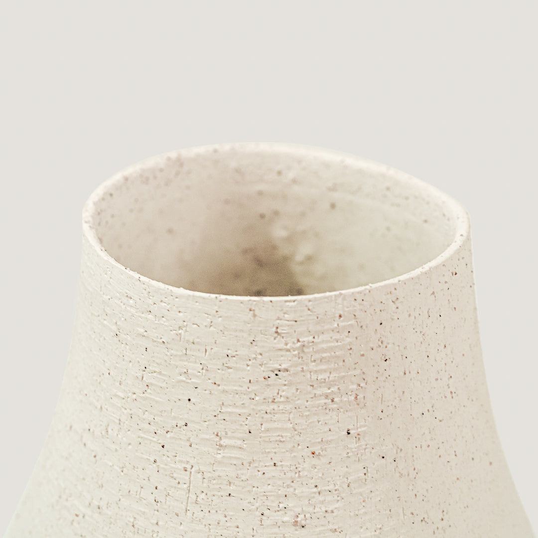 SHIRAKABA ｜ シルエットと陰影が美しい枝もの花器