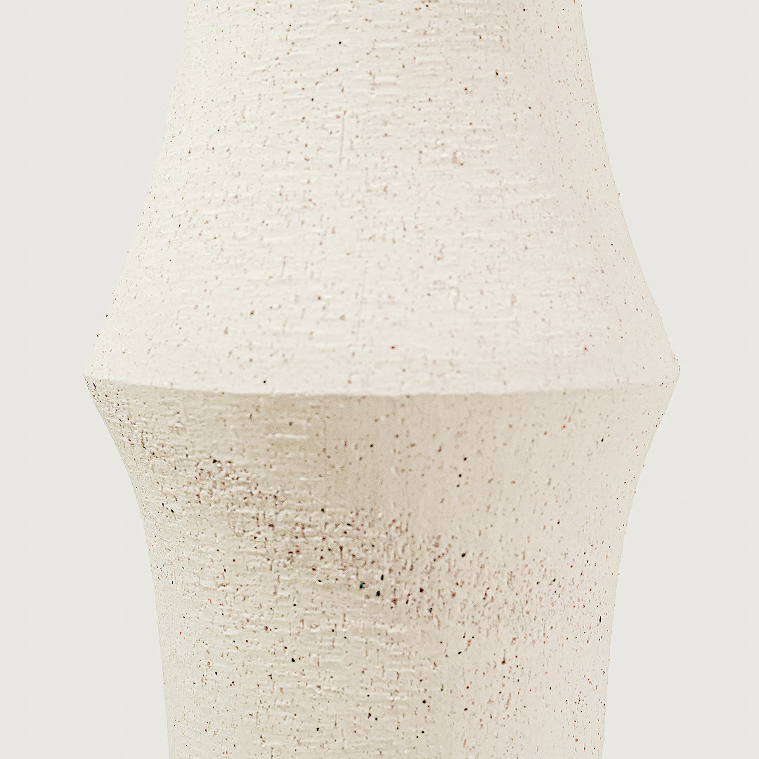 SHIRAKABA ｜ シルエットと陰影が美しい枝もの花器