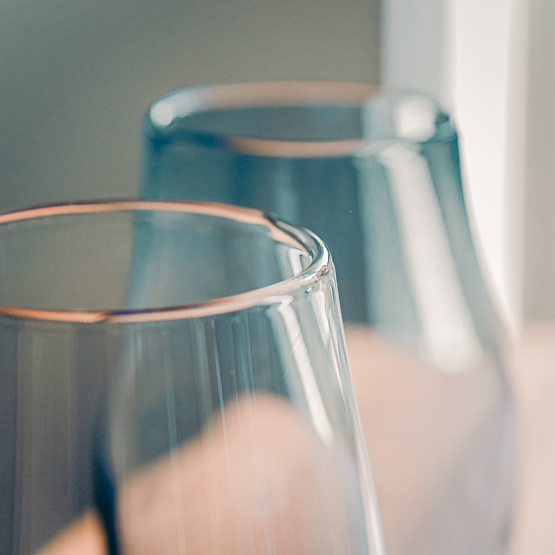 いとま ｜ ガラスと水がゆらめく枝もの花器