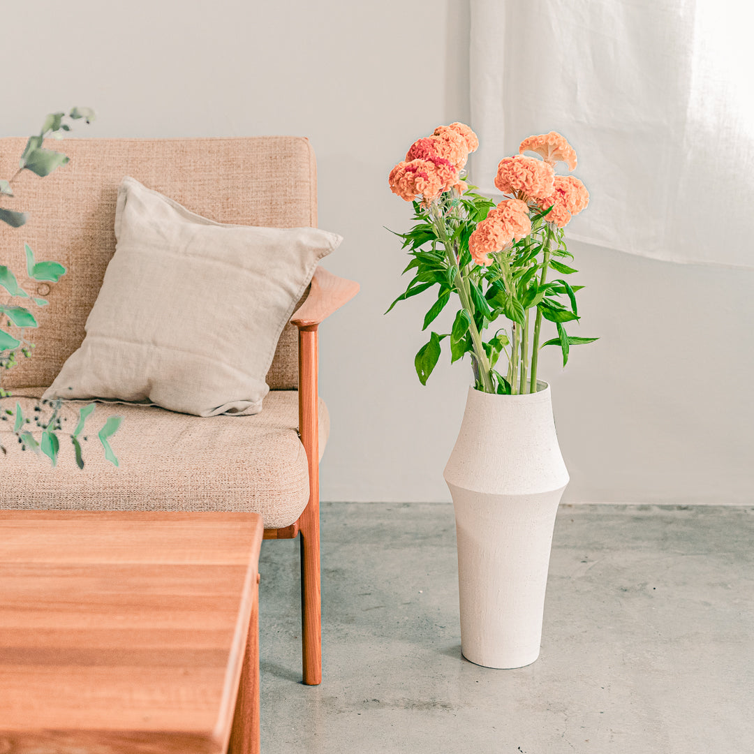 SHIRAKABA ｜ シルエットと陰影が美しい枝もの花器